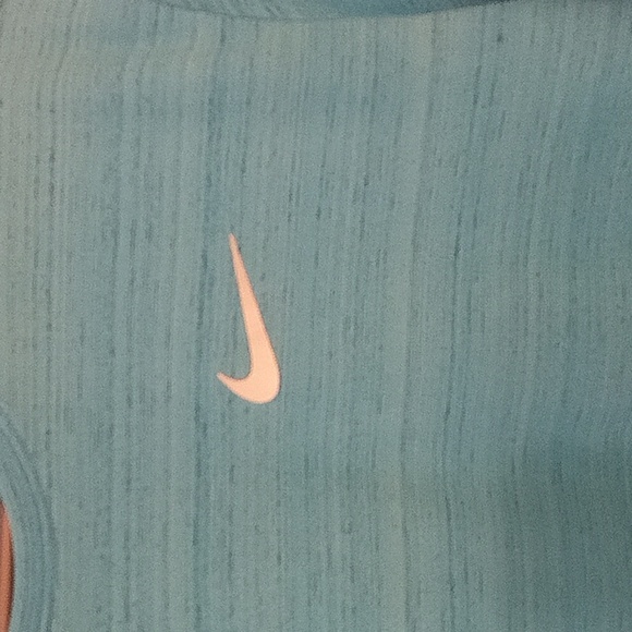 Nike small size  workout shirt - Picture 2 of 6